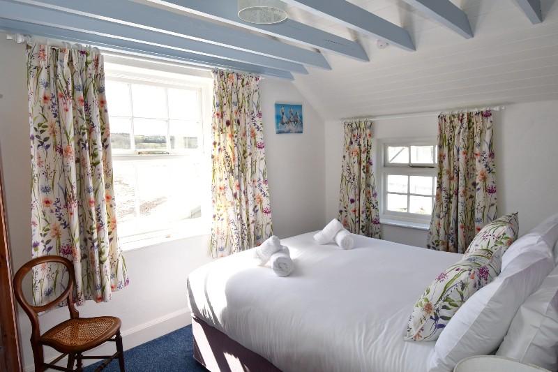 Dolphins Holiday Self Catering Isles of Scilly